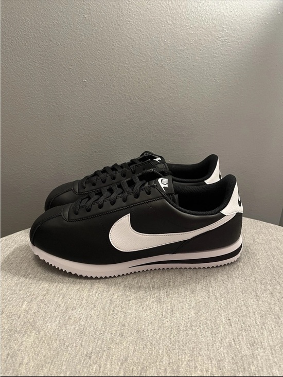 Nike Other - Nike Cortez Black White Sneaker Men's Athletic Shoe Size 9.5 DM4044-001